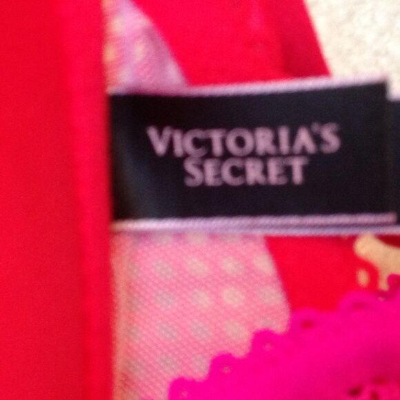 Victoria's Secret Very Sexy Push-Up 32DD - Picture 4 of 7